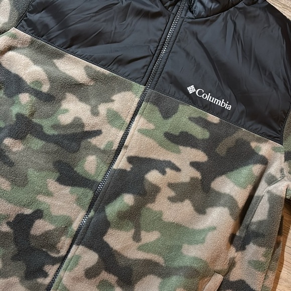 Columbia Camo Fleece With Black Trim Size Large - Picture 2 of 8